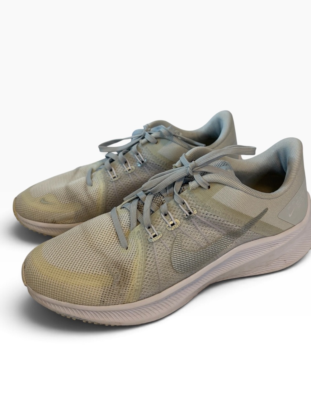 Nike Quest 3 Women’s Running Shoes Gray White Size 8.5